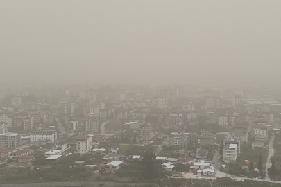 Libya'dan gelen toz bulutu Hatay'ı esir aldı