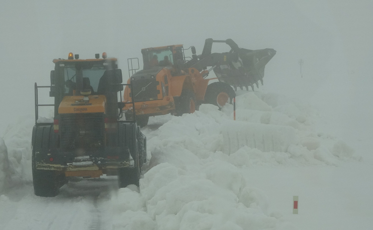 Mersin ve Karaman arasındaki Karataş Gediği'nde kar kalınlığı 3 metreye ulaştı 3