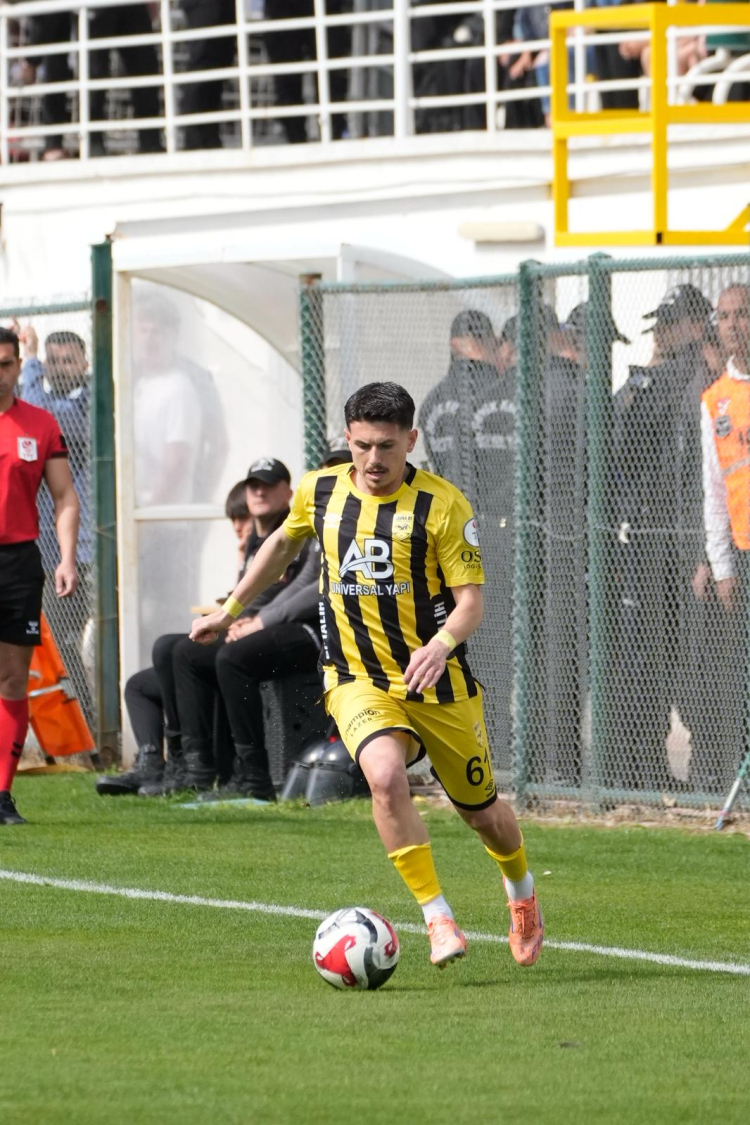 Adana 01 FK sahasında İnegölspor'u 4 golle geçti, serisini 5 maça çıkardı 2