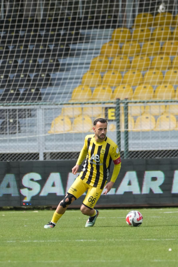 Adana 01 FK sahasında İnegölspor'u 4 golle geçti, serisini 5 maça çıkardı 3