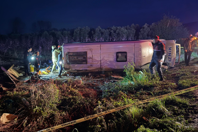 Bursa İznik'te yolcu minibüsü devrildi: Ölü ve yaralılar var