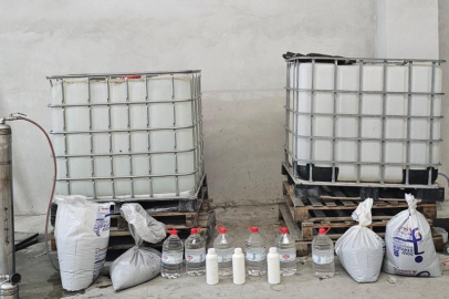 Adana’da dev sahte alkol operasyonu: 1 ton 865 litre ele geçirildi!