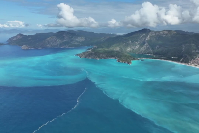 Fethiye'de sağanak sonrası Ölüdeniz turkuaz renge büründü