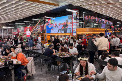 Portakal Çiçeği Karnavalı, esnafın yüzünü güldürdü, kebapçılar doldu taştı