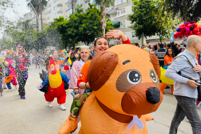 Adana Portakal Çiçeği Karnavalı Korteji nefes kesti