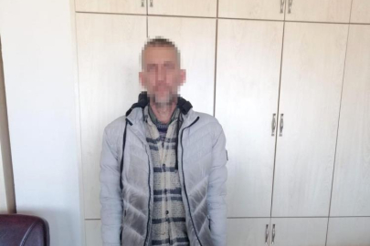 Adana polisinden dolandırıcılık operasyonu: Karamanlı şüpheli seyyar tezgahıyla yakalandı
