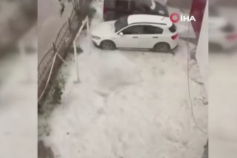 Adana’yı dolu, sağanak ve hortum vurdu