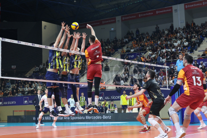 Kupa Voley'de dev finalin adı belli oldu: Galatasaray Fenerbahçe Medicana'yı devirdi