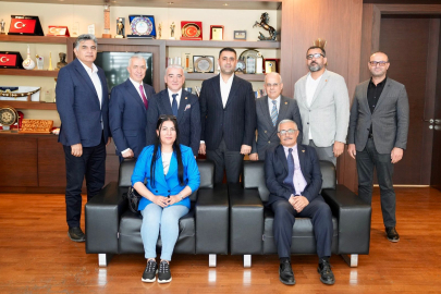 Çukurova Belediye Başkanı Emrah Kozay ÇGC yönetimini makamında ağırladı