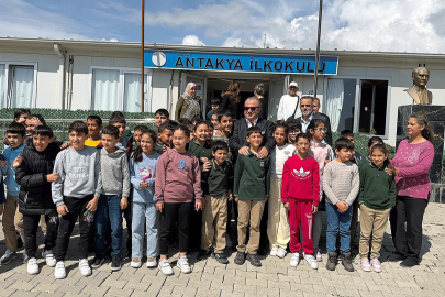 Fatih Terim Hatay’da çocuklarla buluştu: Konteyner kentte umut ziyareti