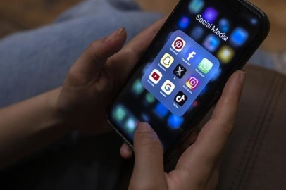 Sosyal medyaya 15 yaş barajı geliyor: Bakan Mahinur Özdemir Göktaş yasa teklifini paylaştı