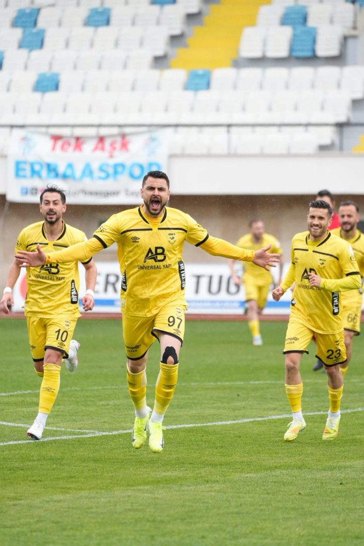 Adana 01 FK deplasmanda kazandı Play-off yolunda kritik eşik geçildi 3