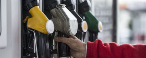 AKARYAKITA TARİHİ İNDİRİM GELİYOR! MOTORİN 15 TL BİRDEN DÜŞECEK