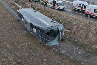 Aksaray’da tur otobüsü devrildi: 15 Yaralı