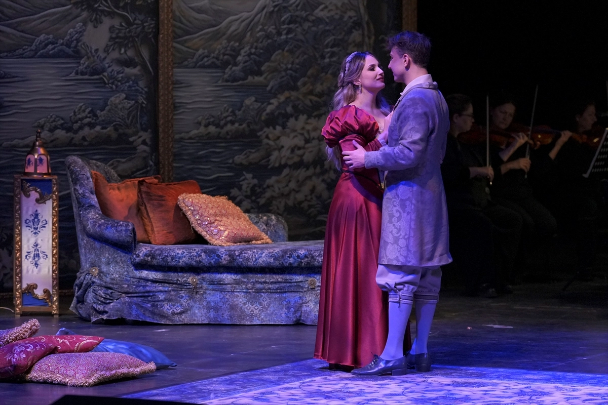 Antalya Devlet Opera ve Balesi "Saraydan Kız Kaçırma" operasını yeniden sahneledi