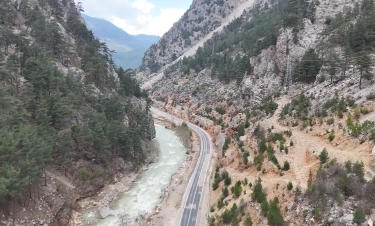 Feke ve Saimbeyli belediye başkanları, yeni yapılacak tünel projesini yerinde anlattı 2
