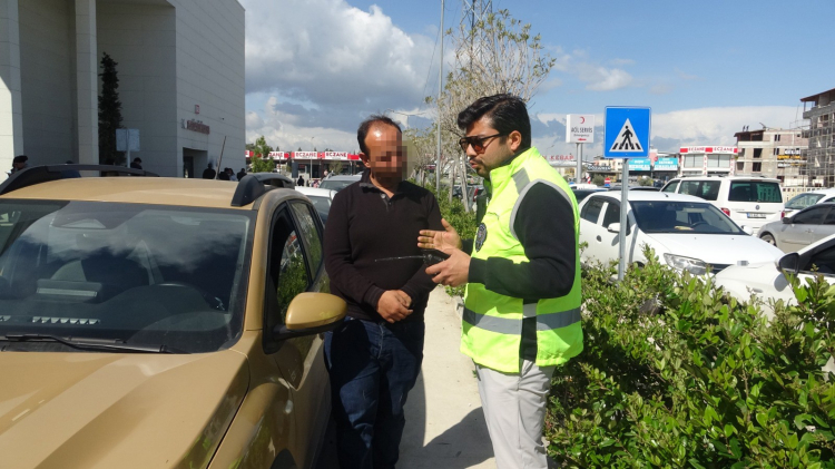 Hatay'da engelli otoparklarını işgal eden sürücülere yönelik denetim yapıldı 2
