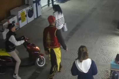 Kahramanmaraş’ta Kapalı Çarşı’da motosiklet kazası kameraya yansıdı