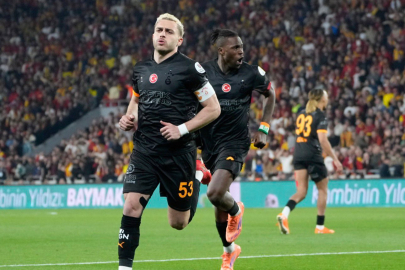 Trendyol Süper Lig: Göztepe: 0 - Galatasaray: 2 (İlk yarı)