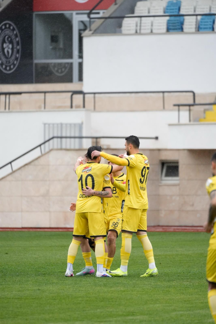 Adana 01 Futbol Kulübü Erbaaspor galibiyetiyle zirve takibini sürdürdü 4