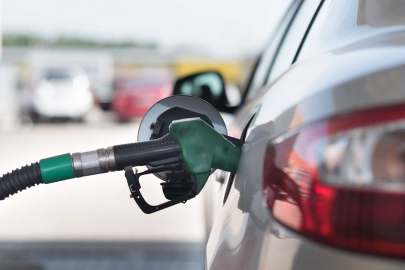 Akaryakıtta tarife gece yarısı değişiyor: Motorin ve benzin fiyatları geriliyor