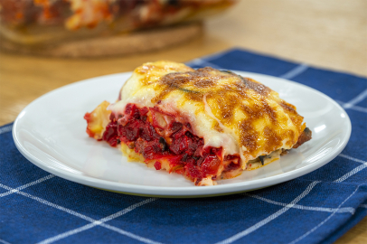 Pancar musakka tarifi: Sofralarınıza renk ve lezzet katacak modern sebze yemeği