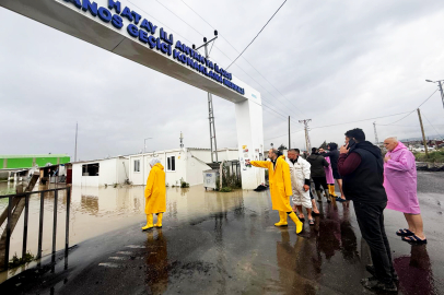 Sağanak yağış sonrası iki ilçede sel ve taşkın alarmı