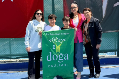 Adana’da minik raketlerden büyük zafer! Doğa Koleji teniste il birincisi oldu