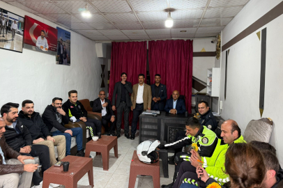 Asılsız ihbarla giden polislere sürpriz kutlama