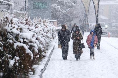 14 İL İÇİN SARI KODLU UYARI: KAR VE KUVVETLİ YAĞIŞ GELİYOR