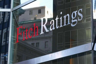 Fitch Türkiye'nin kredi notu görünümünü durağana revize etti