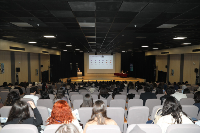 ÇÜ’de “Cerrahide Yenilikçi Gelişmeler ve Yapay Zekâ” kongresi başladı