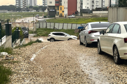 Sarıçam’ın Çarkıpare mahallesinde bozuk yollar asfalt bekliyor