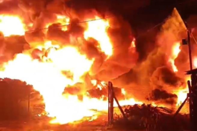 Sulama boruları alevlere teslim oldu