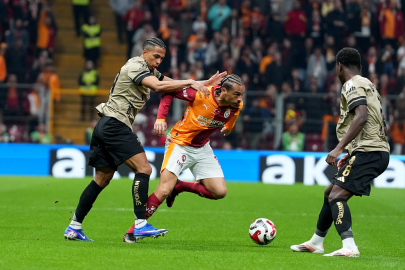 Trendyol Süper Lig: Galatasaray: 1 - Kocaelispor: 0 (İlk yarı)