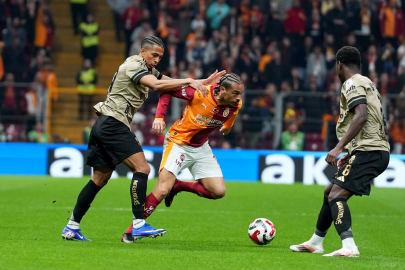 Trendyol Süper Lig: Galatasaray: 1 - Kocaelispor: 0 (İlk yarı)