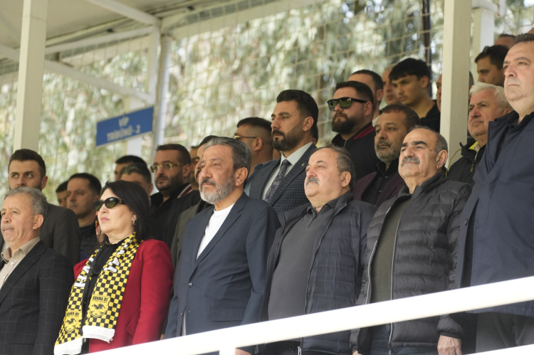 Adana 01 Futbol Kulübü Play-Off biletini cebine koydu Gözler Erzincan deplasmanına çevrildi 3