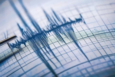 Erzincan ve Antalya Demre'de deprem