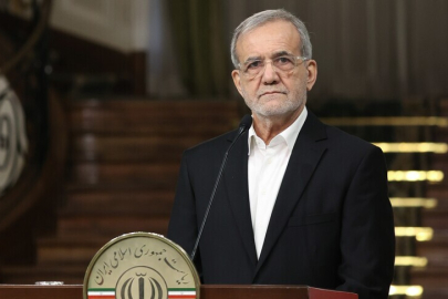 İran Cumhurbaşkanı Pezeşkiyan'dan, Trump'ın hedef aldığı Papa 14. Leo'ya destek mesajı