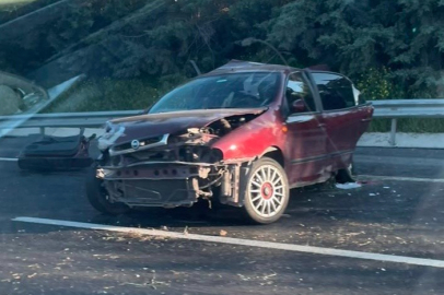 Tarsus-Mersin otoyolunda iki otomobil çarpıştı: 1 ölü 2 yaralı