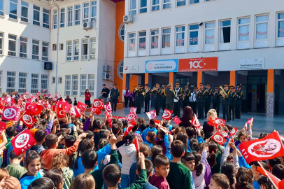 6’ncı Kolordu Bölge Bando Komutanlığı'ndan İncirlik İlkokulu öğrencilerine coşkulu konser