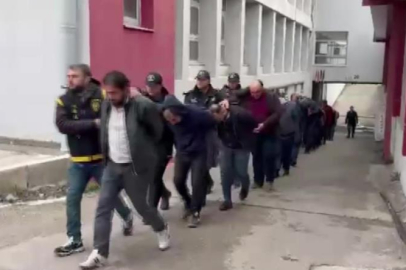 Adana’da deprem araçlarını ‘change’ yapıp satan şebeke çökertildi: 22 tutuklama