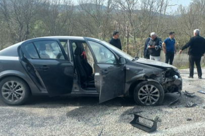 Balıkesir’de çift taraflı kaza: 7 kişi yaralandı