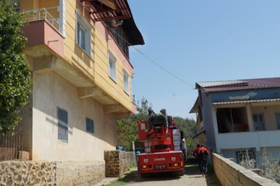 Gaziantep'te bir evde meydana gelen patlama paniğe neden oldu