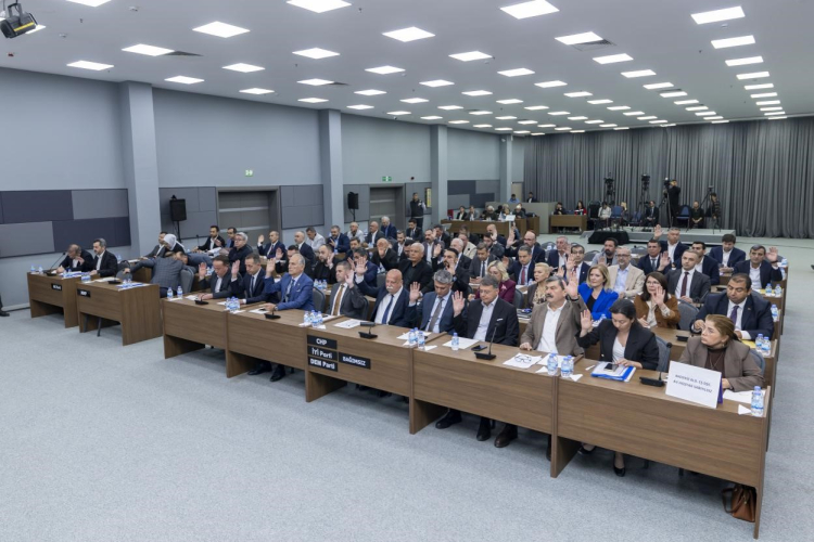 Mersin Büyükşehir Belediye Meclisi 2025 yılı faaliyet raporunu onayladı 3