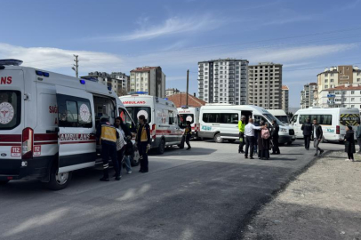 Öğrenci ile rehabilitasyon servisi çarpıştı: 5 yaralı