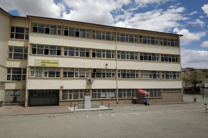 Gaziantep'te lise önünde kurusıkı tabancayla saldırı: Şüphelilerden biri yakalandı