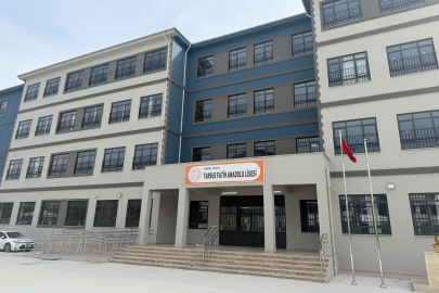 Mersin Tarsus'ta lise öğrencisi okulda tabancayla yakalandı