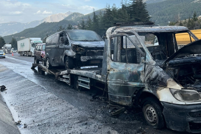 Adana-Pozantı otoyolunda çekici yangını: Alevler yüklü araçlara sıçradı