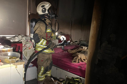 Hatay'da ev alevlere teslim oldu